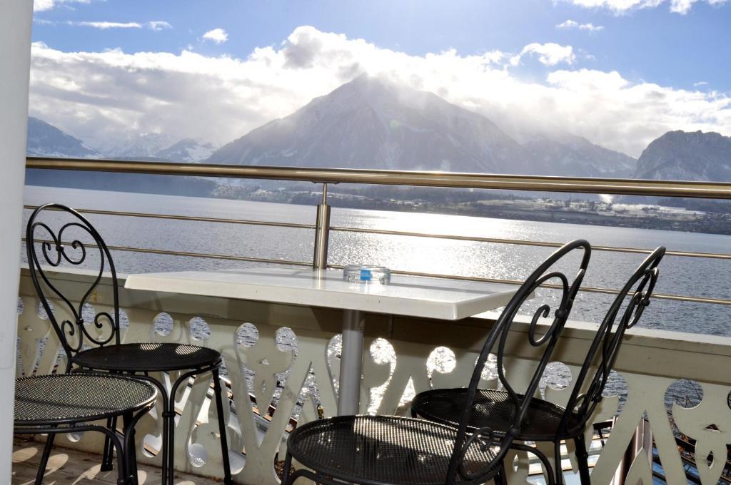 Hotel Restaurant Bellevue Au Lac Thun Pokoj fotografie